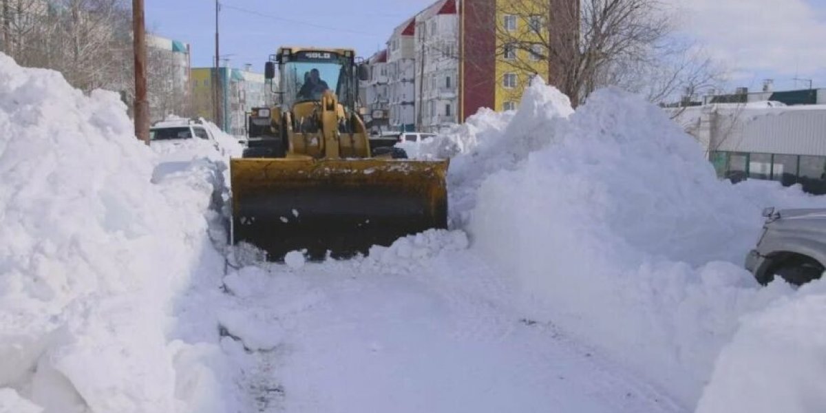 Камчатка в ледяном плену: губернатор просит Москву о помощи после самого мощного снегопада за 30 лет Камчатка в ледяном плену: губернатор просит Москву о помощи после самого мощного снегопада за 30 лет
